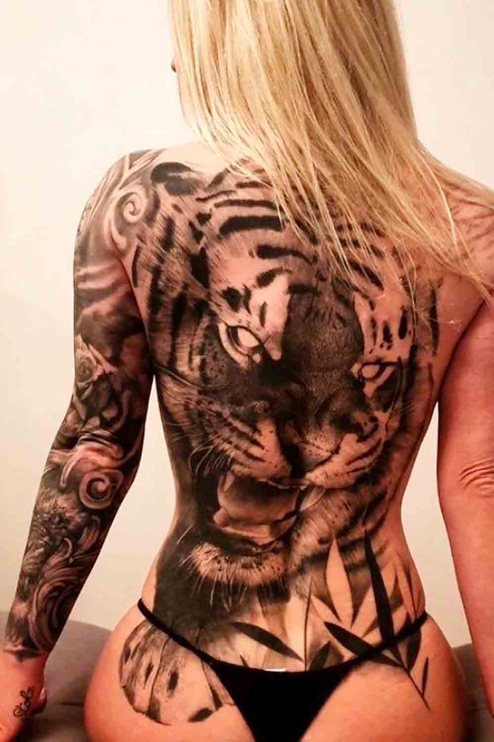 tatuagem-feminina-nas-costas-de-tigre 