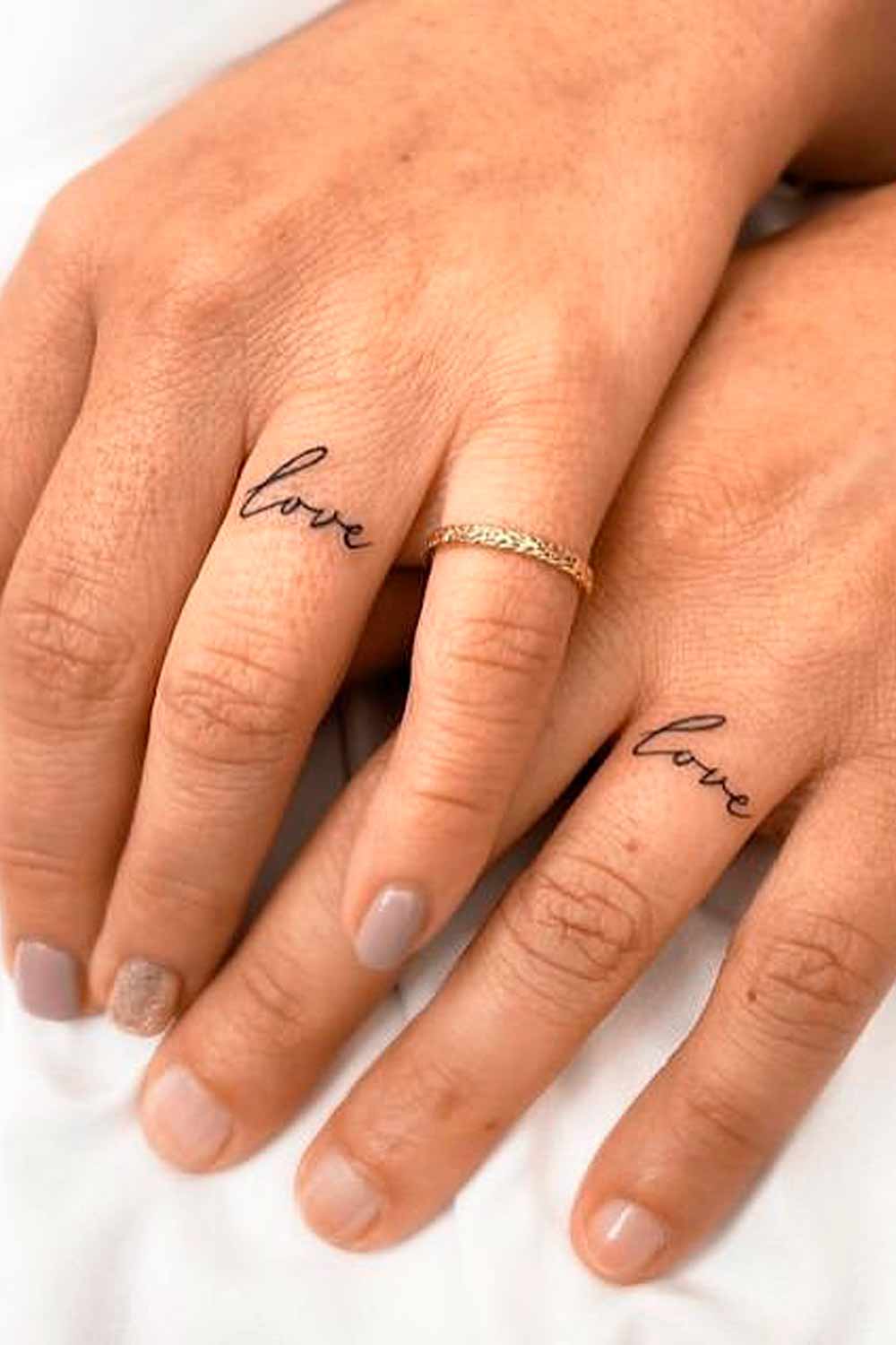tatuagem-de-casal-escrito-love 